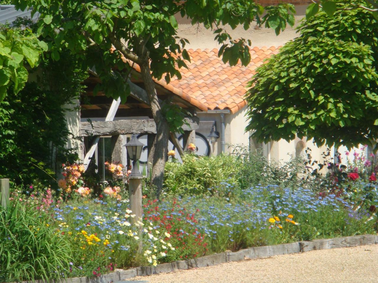 Chambres D'Hotes Au Gite De La Pommeraie Landeronde Buitenkant foto